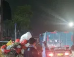 Pengangkutan Sampah yang Mengunung di Pasar Cimanggis, Tangsel/ Foto : Istimewa