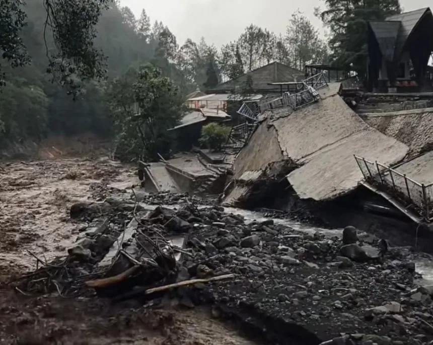 Tangkapan Layar Kondisi Wisata Guci Kabupaten Tegal setelah dihantam banjir / Foto : Itsma Imdadul. M