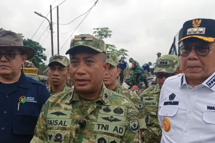 Komandan Korem 052/Wijayakrama, Brigjen TNI Faisal Rizal didampingi Walikota Tangsel/ Dok. TU