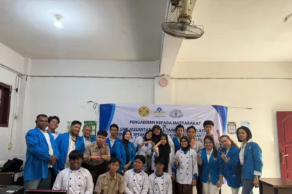 Program Speak Up yang digelar mahasiswa Program Studi Hukum Universitas Pamulang (Unpam) di SMKS Nusantara 1 Ciputat / Foto : Istimewa