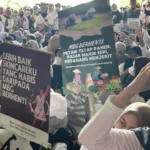 Ratusan relawan Satuan Pelayanan Pemenuhan Gizi (SPPG) menggelar aksi unjuk rasa di depan Kantor Bupati Tangerang, Senin 29 Juni 2026. Tolak MBG ditiadakan Selama Libur sekolah / Foto : Rhomi Ramdani