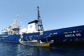 Kapal yang diduga mengunakan bahan Peledak untuk menangkap Ikan di Kepulauan Spermonde. / Foto : KKP