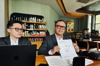 Kuasa hukum pengembang Citra Garden Serpong saat memberikan keterangan kepada wartawan di bilangan Tangsel | Dok. Tangerangupdate.com