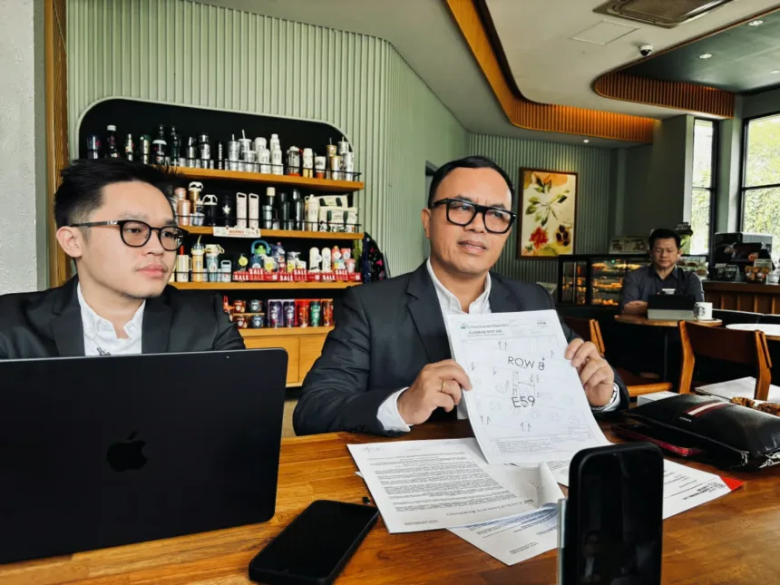 Kuasa hukum pengembang Citra Garden Serpong saat memberikan keterangan kepada wartawan di bilangan Tangsel | Dok. Tangerangupdate.com
